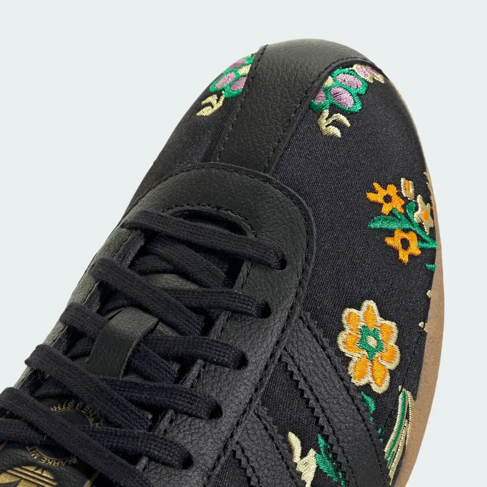 Adidas Tokyo Black Floral Embroidery Preto - 44SHOES