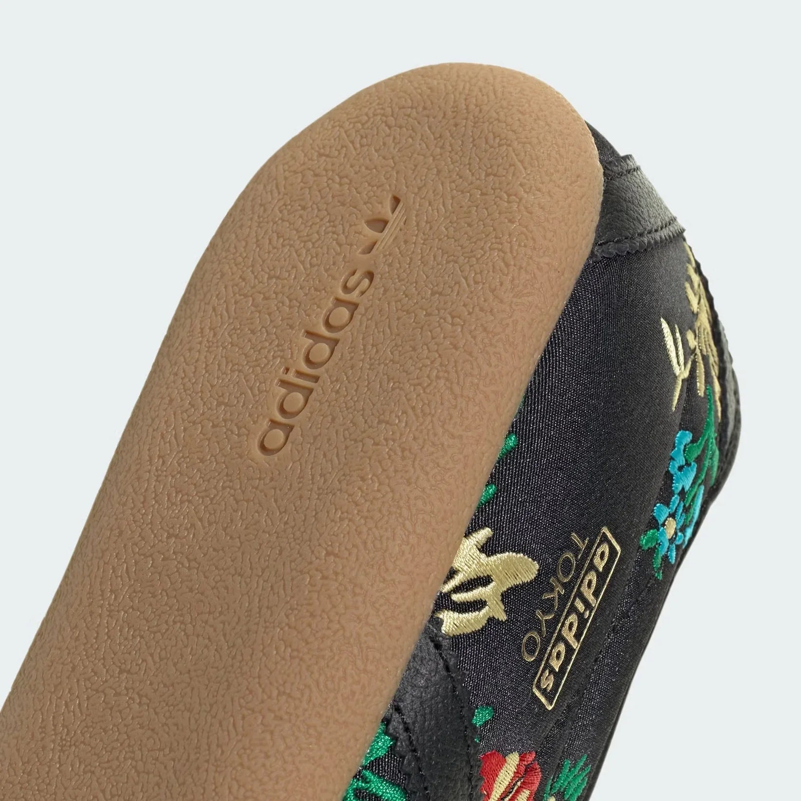 Adidas Tokyo Black Floral Embroidery Preto - 44SHOES