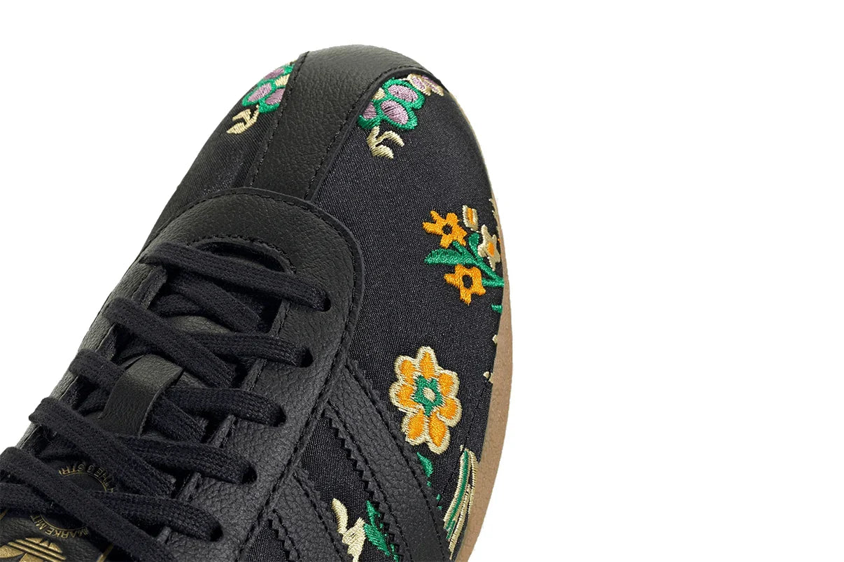 Adidas Tokyo Black Floral Embroidery Preto - 44SHOES