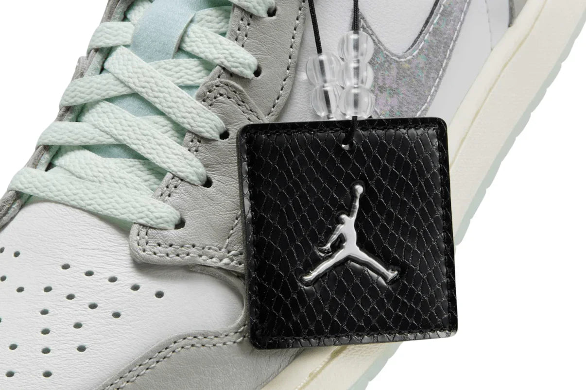 Air Jordan 1 Low "Lunar New Year" Photon Dust Cinza - 44SHOES