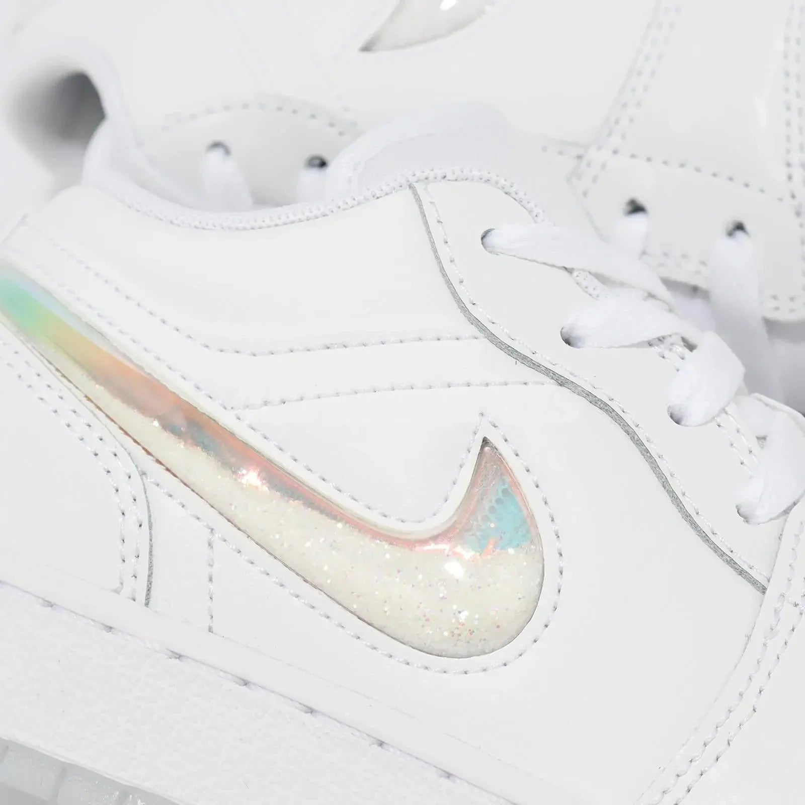 Air Jordan 1 Low Se "Glitter Swoosh" Branco - 44SHOES