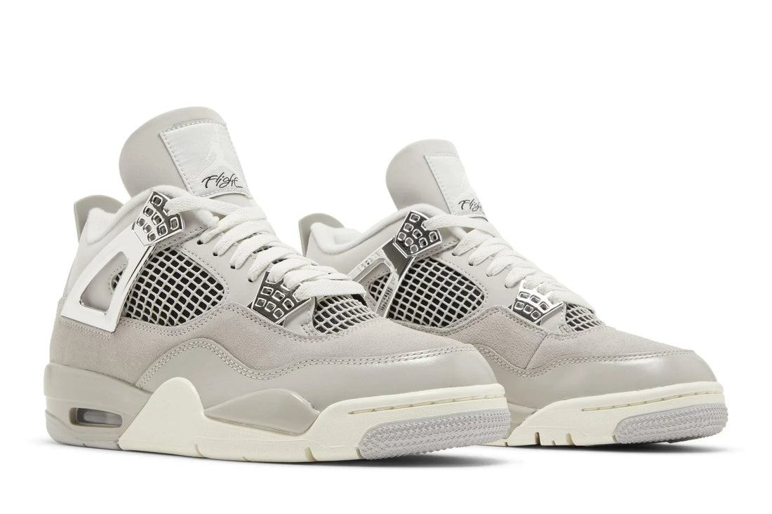 Air Jordan 4 Frozen Moments Cinza - 44SHOES