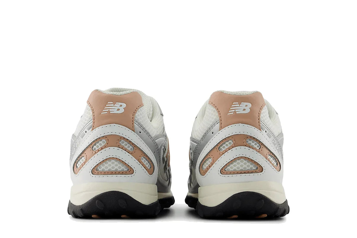 New Balance 204L Silver Metallic Flat Taupe Prateado - 44SHOES