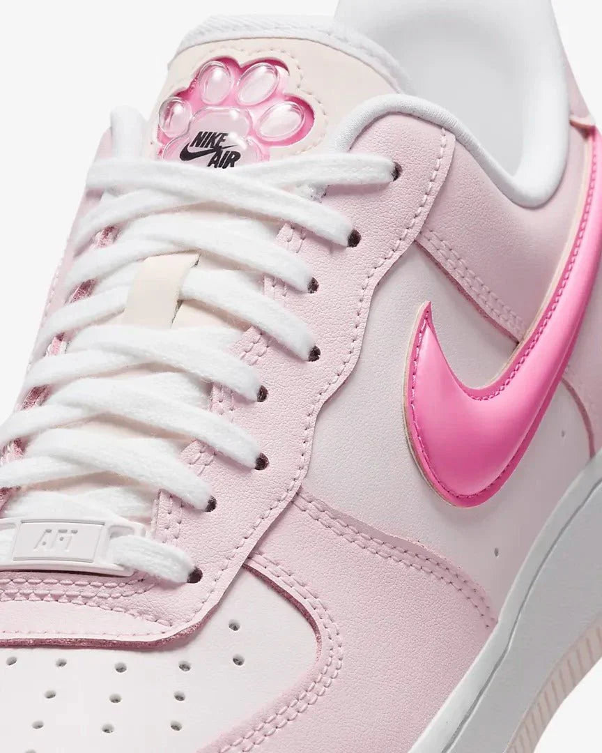 Nike Air Force 1' 07 Lx Paw Print Rosa - 44SHOES