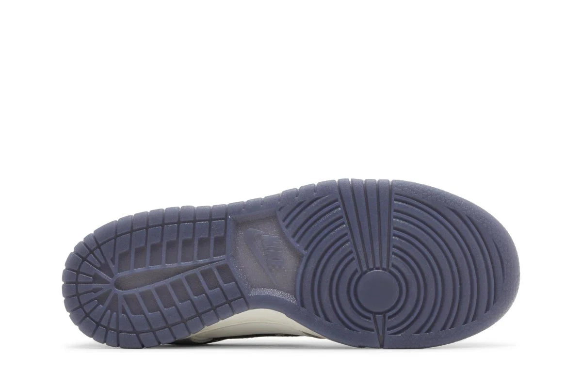 Nike Dunk Low Light Carbon Cinza - 44SHOES