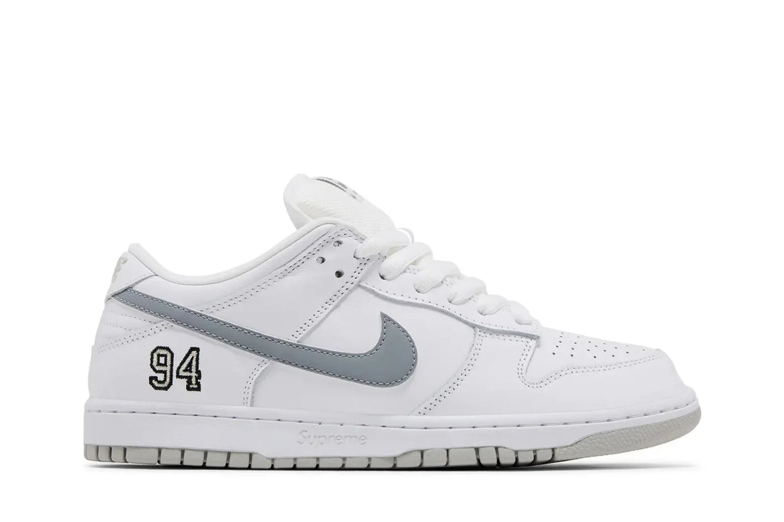 Nike SB Dunk Low Supreme 94 White Metallic Silver Branco - 44SHOES