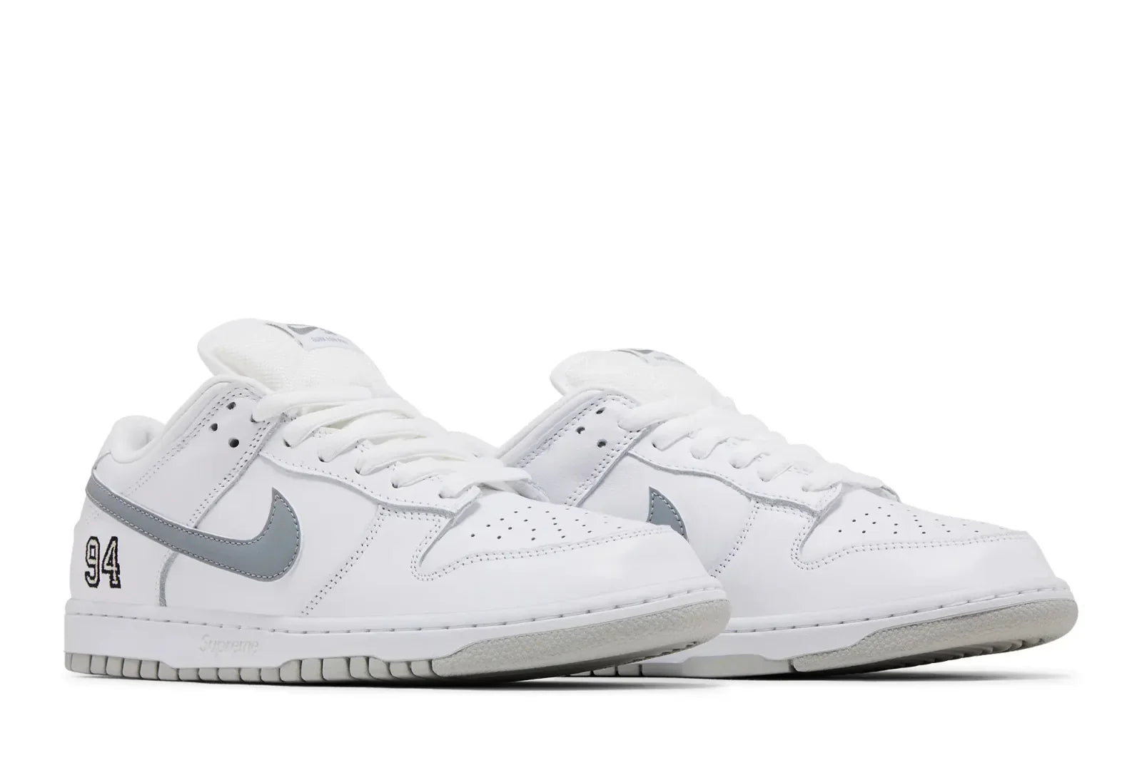 Nike SB Dunk Low Supreme 94 White Metallic Silver Branco - 44SHOES