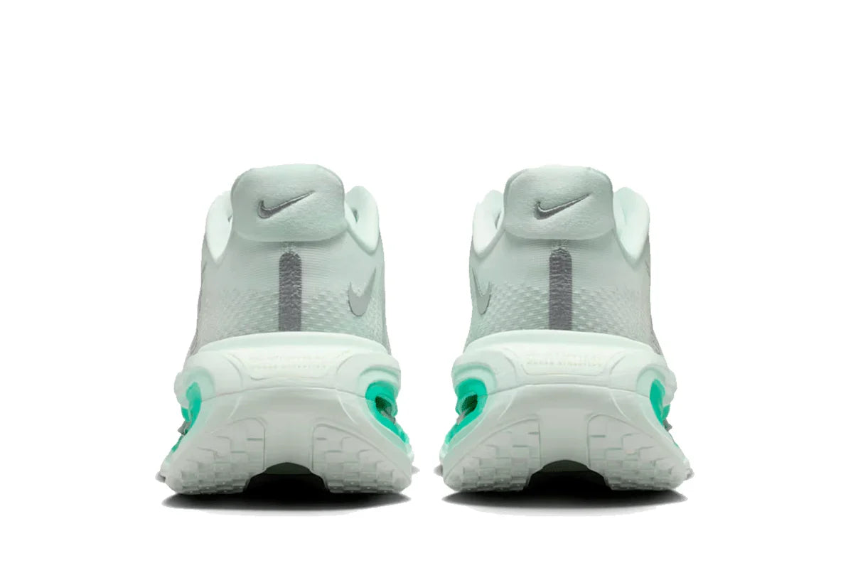 Nike Vomero Premium Barely Green Verde - 44SHOES