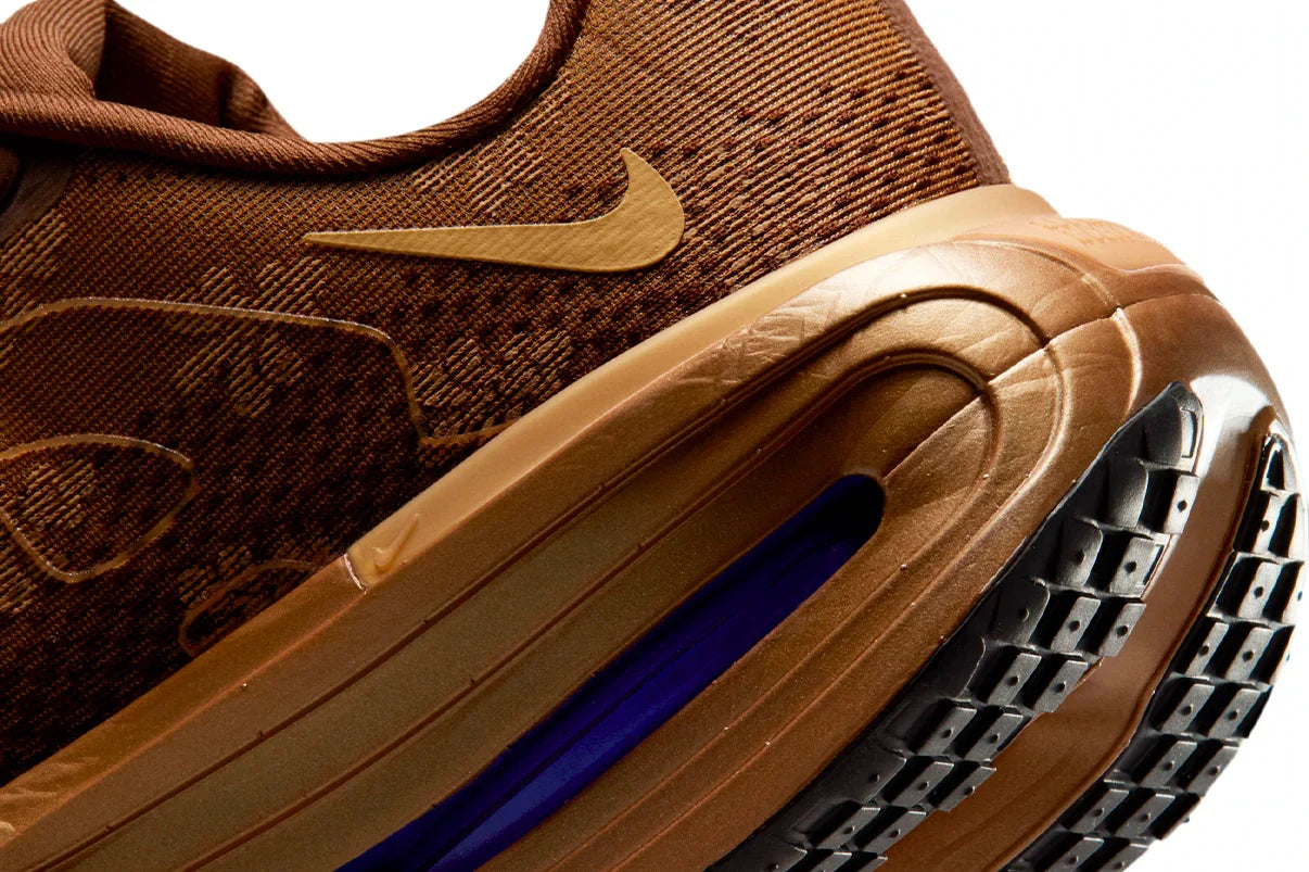 Nike Vomero Premium Flat Stout Marrom - 44SHOES