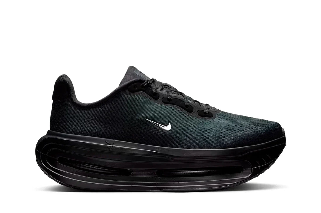 Nike Vomero Premium SP Black Mini Chrome Swoosh Preto - 44SHOES