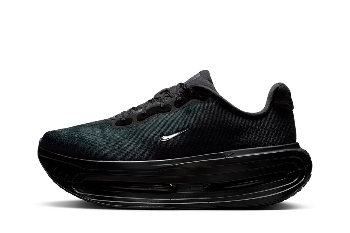 Nike Vomero Premium SP Black Mini Chrome Swoosh Preto - 44SHOES