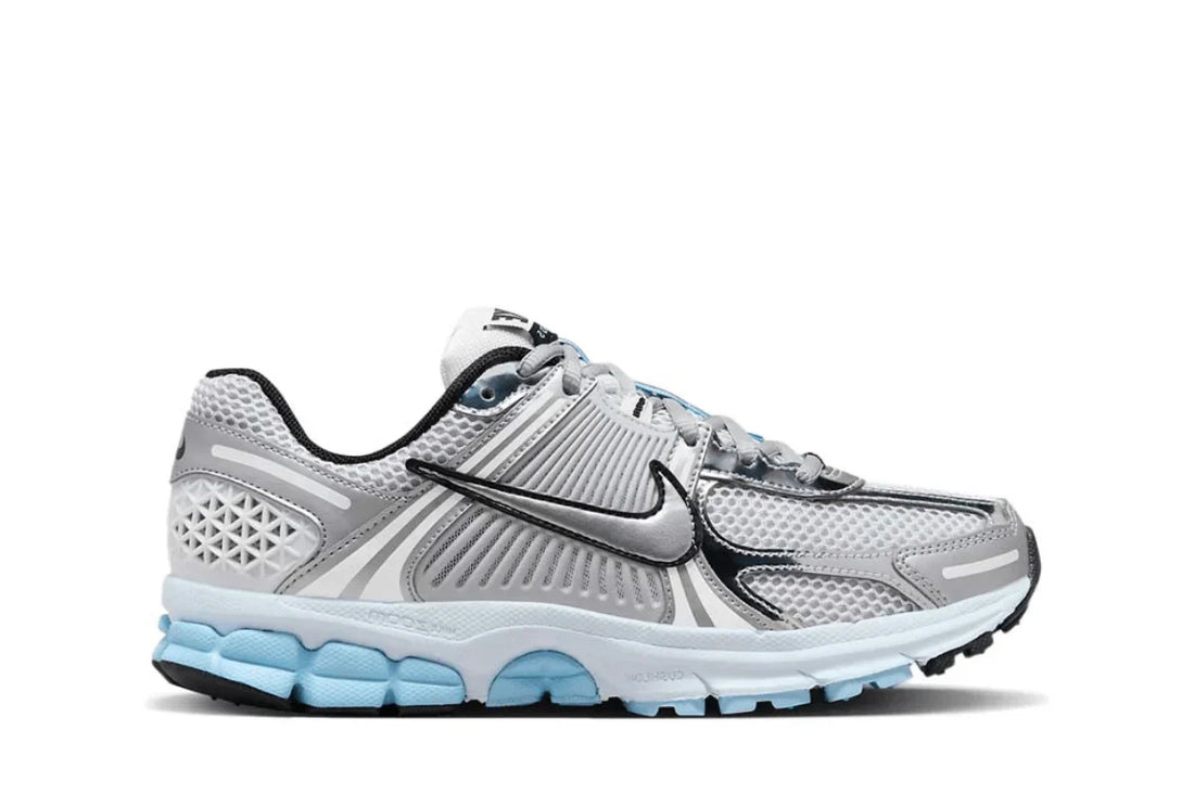 Nike Zoom Vomero 5 Metallic Silver & Blue Tint Prateado/Azul - 44SHOES