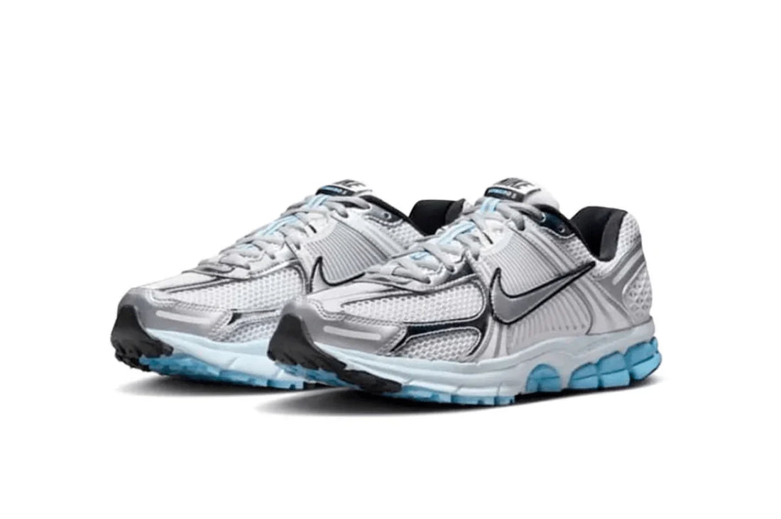 Nike Zoom Vomero 5 Metallic Silver & Blue Tint Prateado/Azul - 44SHOES