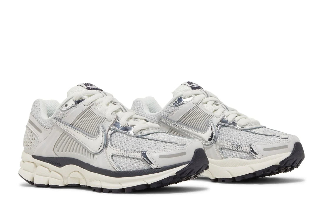 Nike Zoom Vomero 5 Photon Dust Metallic Silver Cinza - 44SHOES