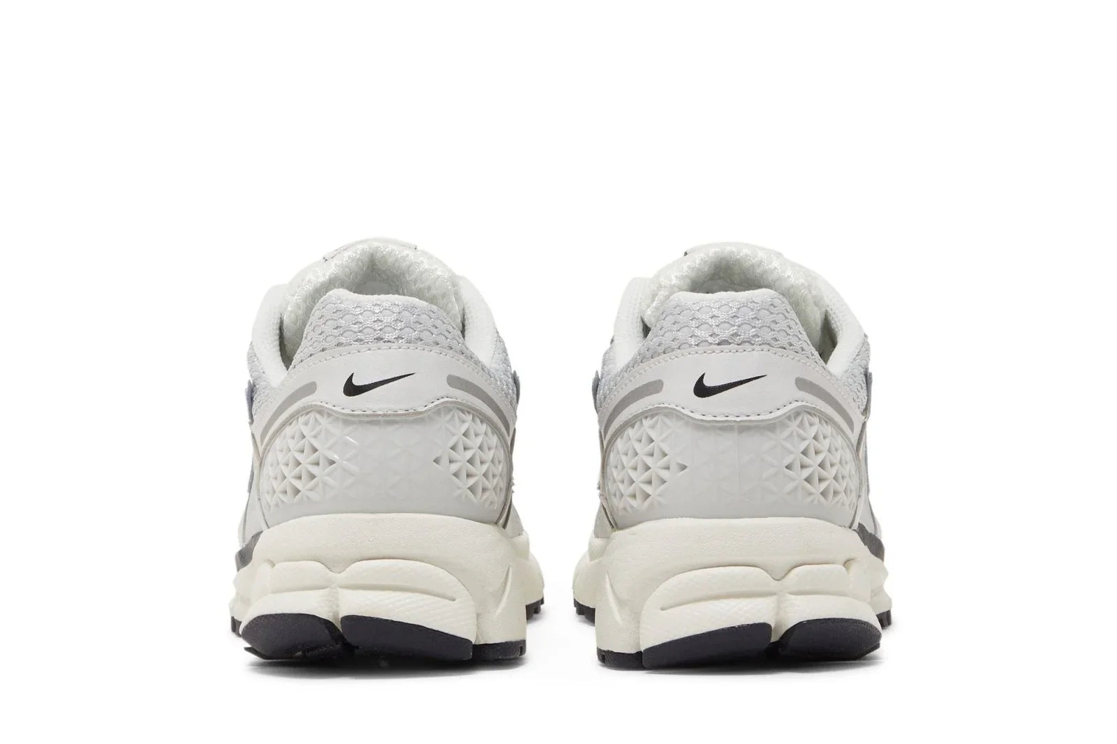 Nike Zoom Vomero 5 Photon Dust Metallic Silver Cinza - 44SHOES